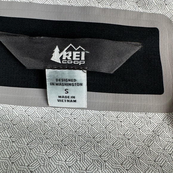 REI Co-op Peak 2.5L Jacket Womens S Black Hooded Rain Hiking Windbreaker - Picture 12 of 16